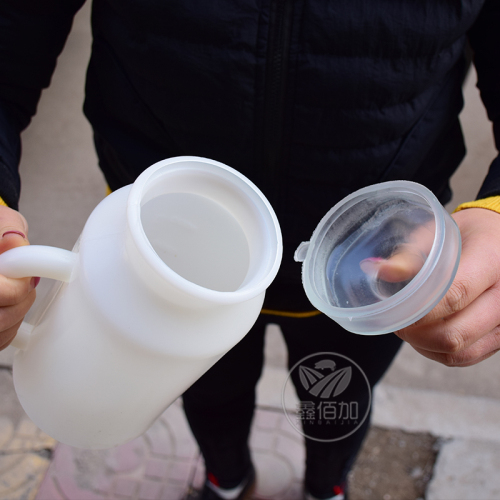 牛用奶壶1.6L圆形